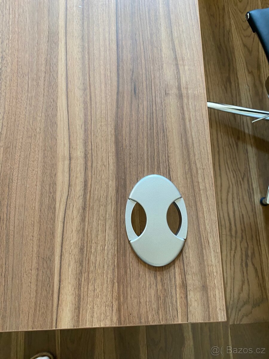 Kancelářský stůl - 3