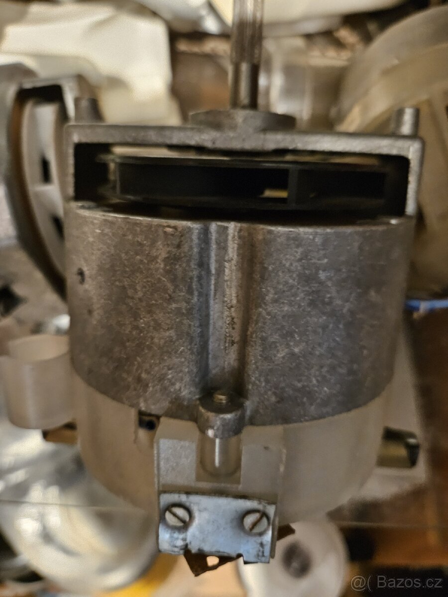Motor do sekačky Jevíčko - 3