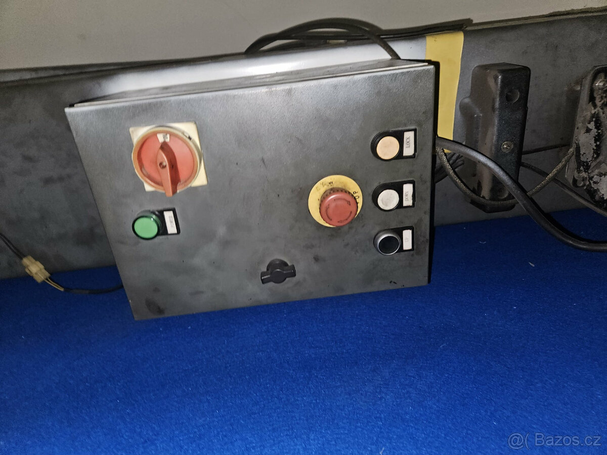 Dvousloupový hydraulický zvedák/hever s přejezdem 3t - 3