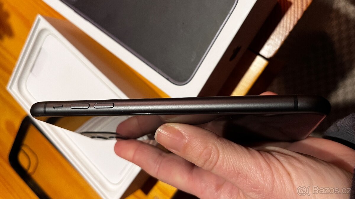 Prodám černý iPhone 11 64GB - top stav - 3
