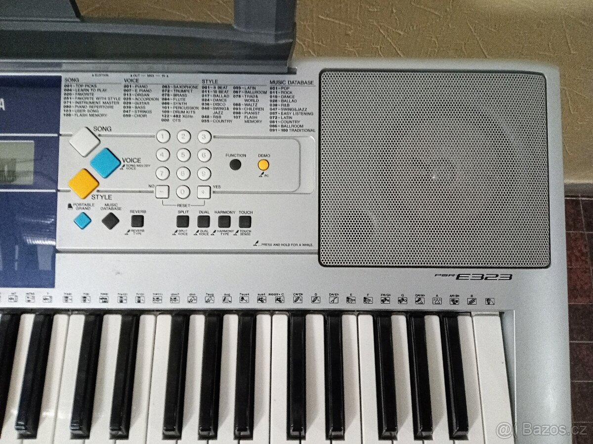 Keyboard Yamaha PSR E323 - 3