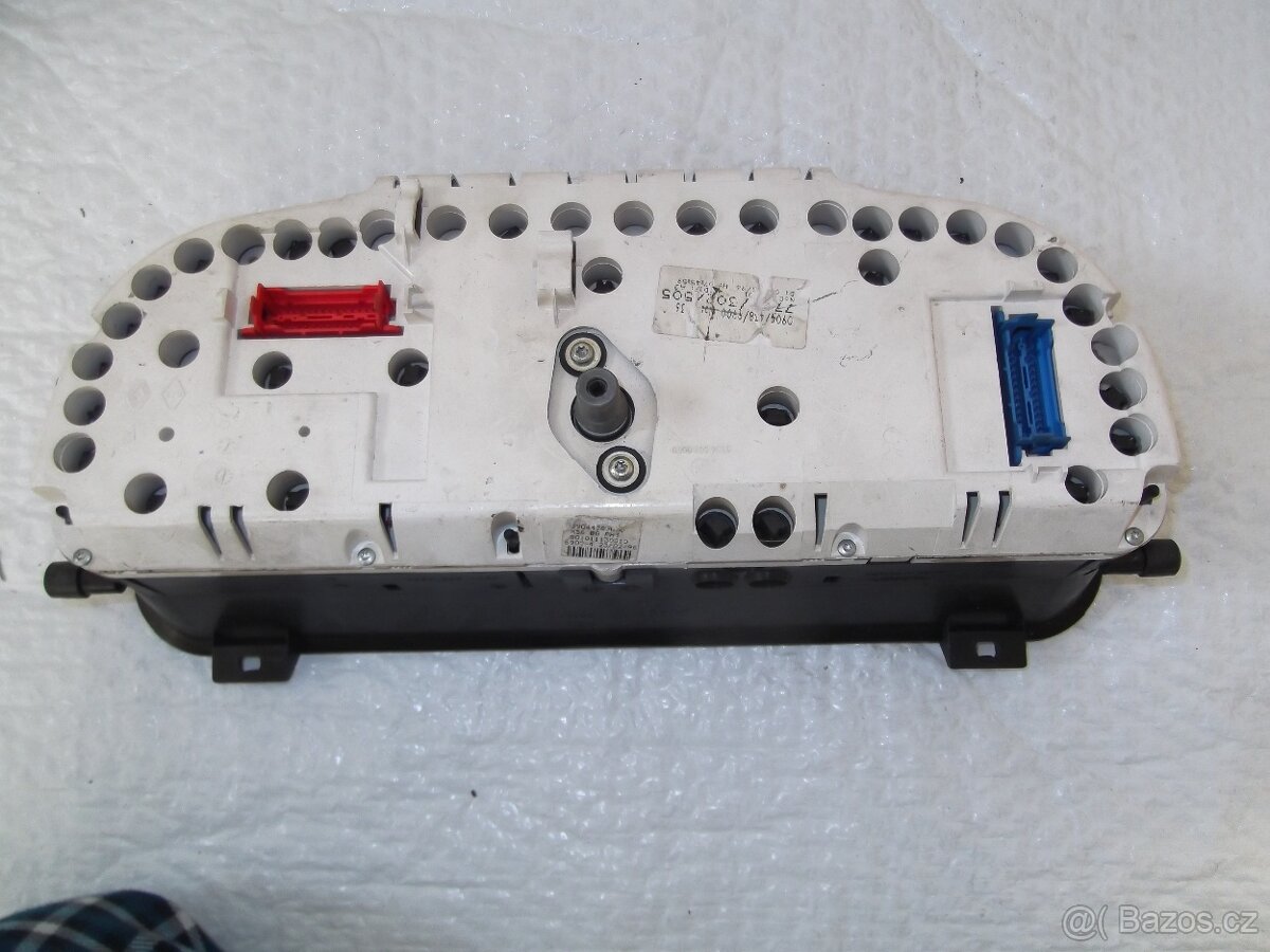 SDRUŽENÝ PŘÍSTROJ RENAULT TRAFIC1 apod. - 3