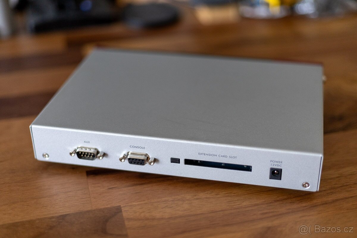 Router/firewall ZyXEL USG 100 (D011) - 3