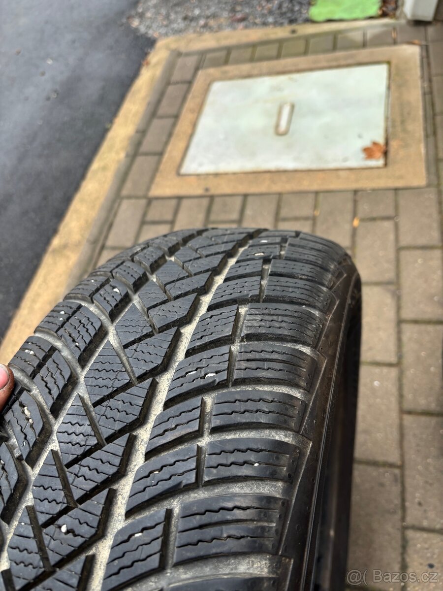 Zimní gumy 215/65 r17 - 3