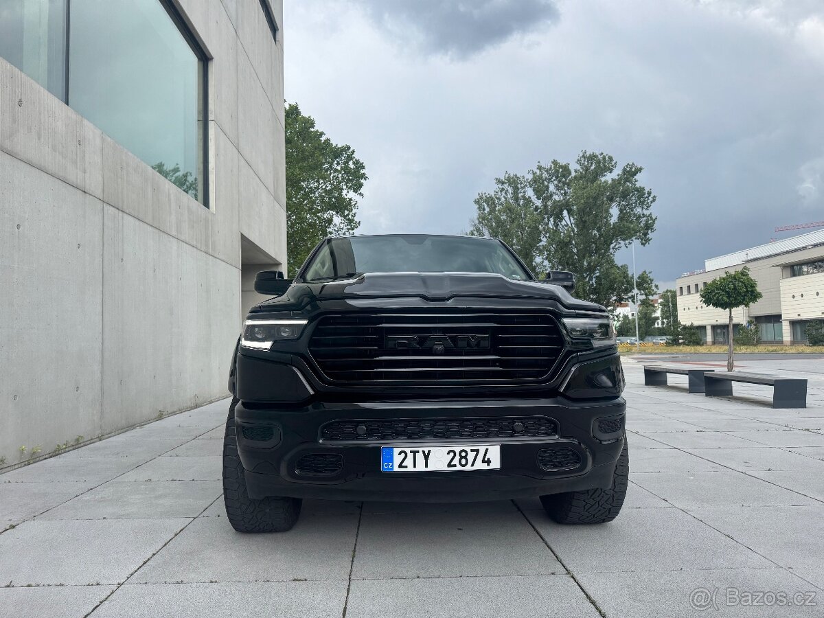 Dodge Ram 1500 5.7 HEMI 2019 55tis.km Klapka výfuku