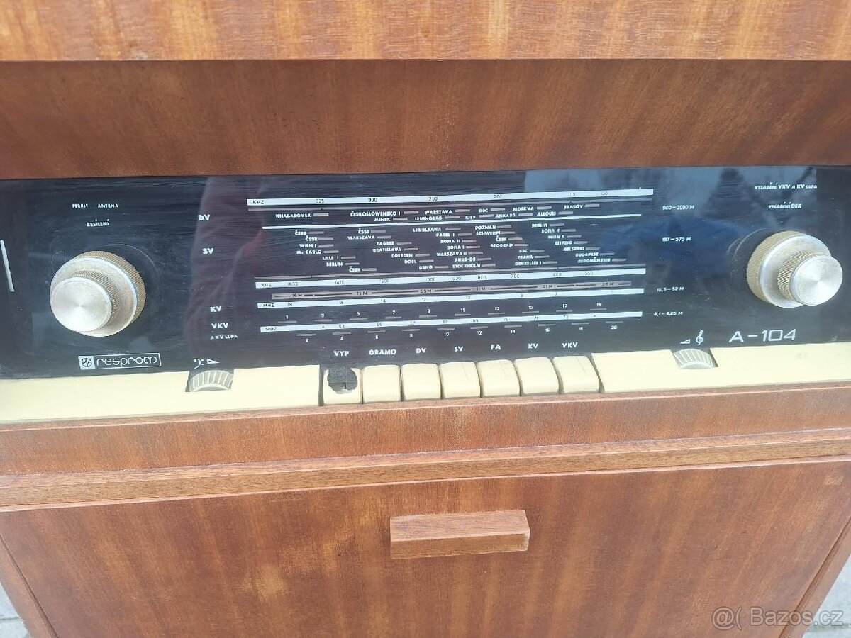 Starožitný rádio-gramofon RESPROM A-104 – kouzlo minulosti - 3