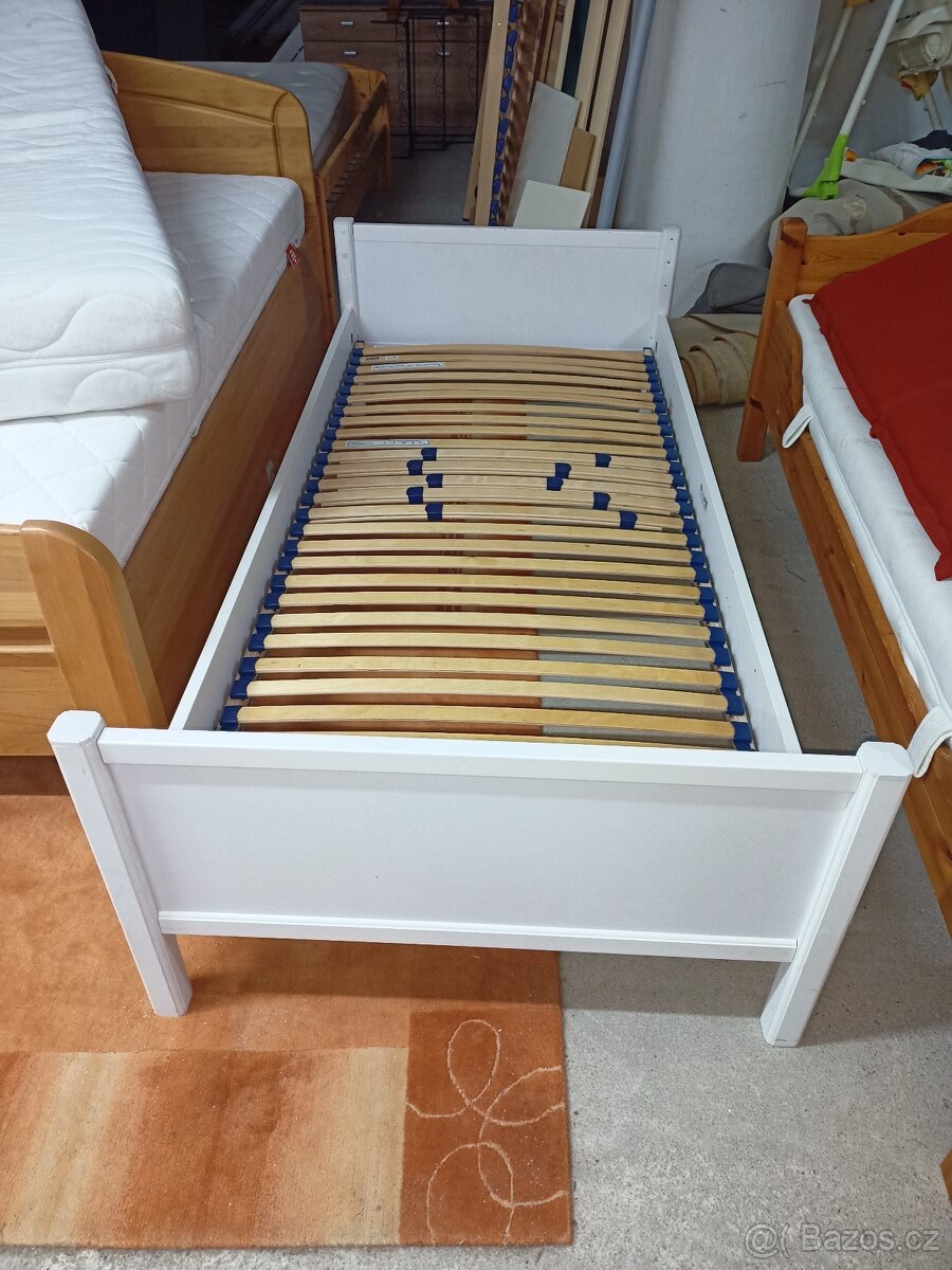 Prodám hezkou postel 90 x 200 zn.PAIDI - 3