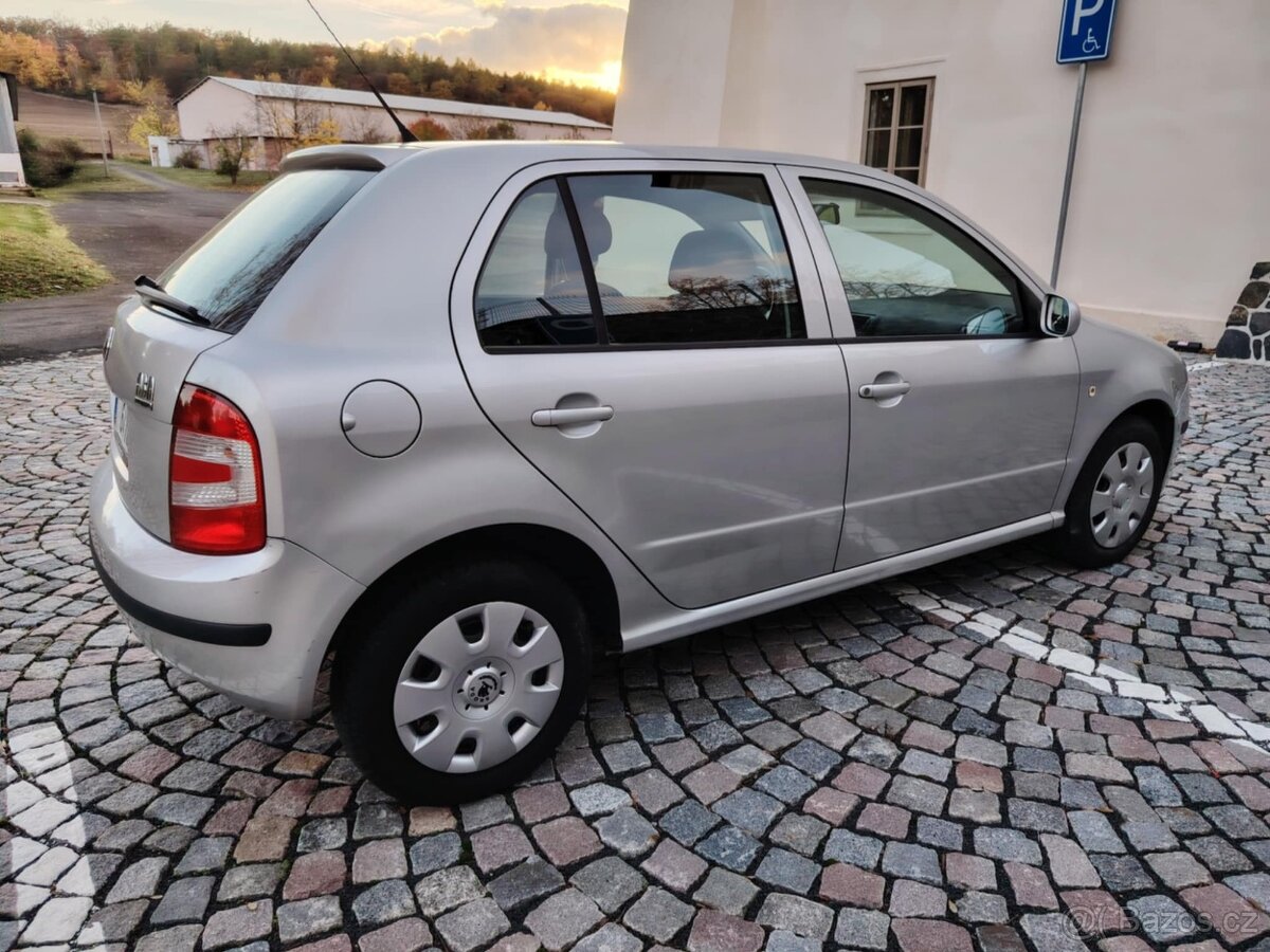 Prodám Škodu Fabii Hatchback 1.2 40kw, rok výroby 2007 - 3