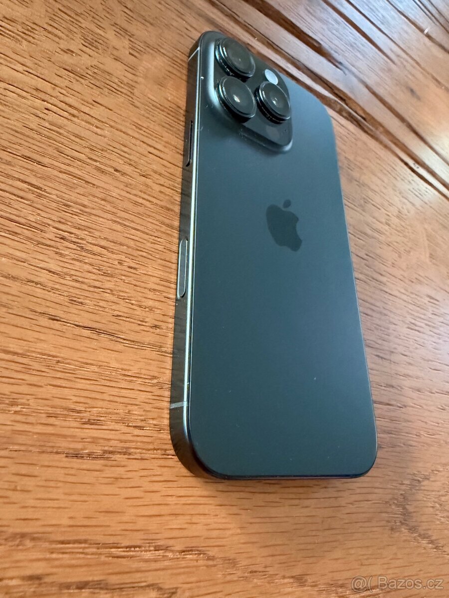 iPhone 16 Pro 256GB Black Titanium + Clear Case - 3