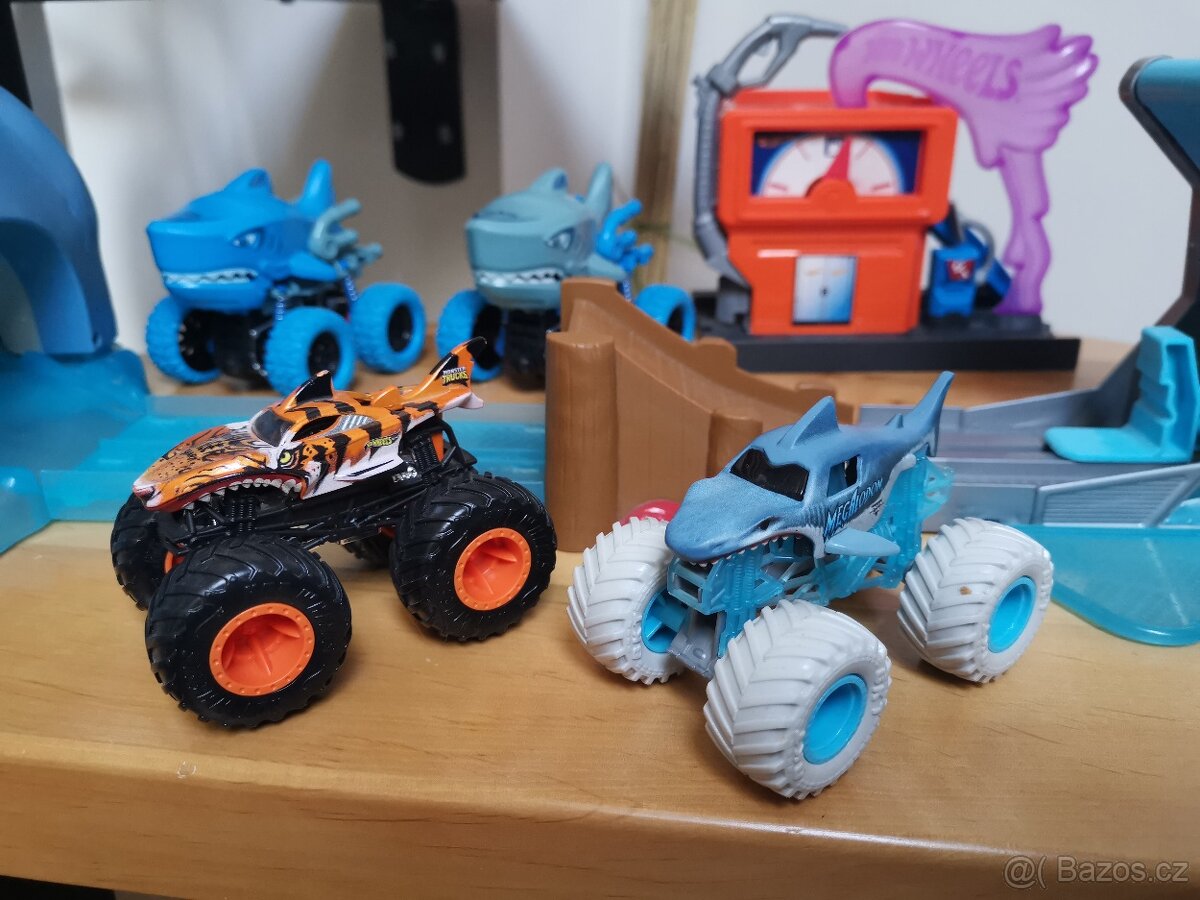 Monster Jam + HotWheels benzínka - 3