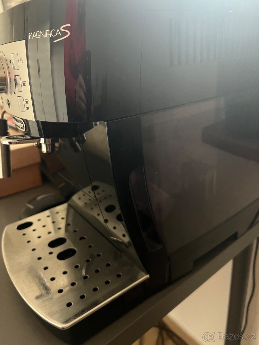 Kavovar DeLongi Magnifica S - 3