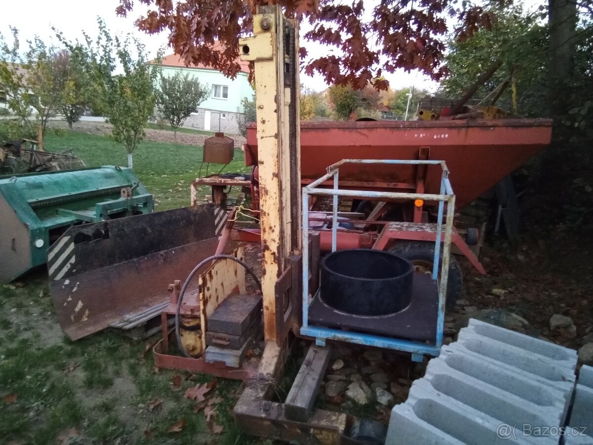 Zvedací zařízení z plošinou tažené - 3