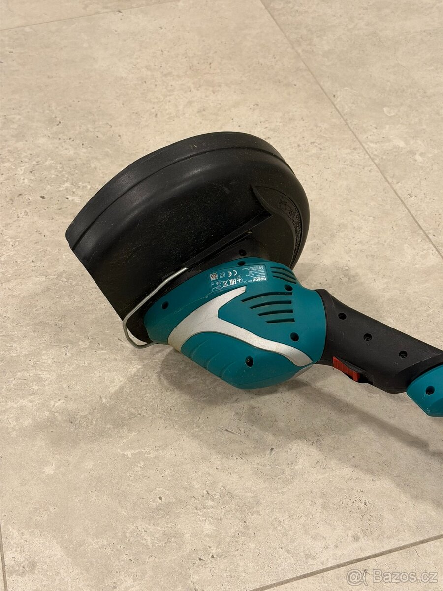 Bosch ART 30 – strunová sekačka, TOP stav, 700 Kč - 3