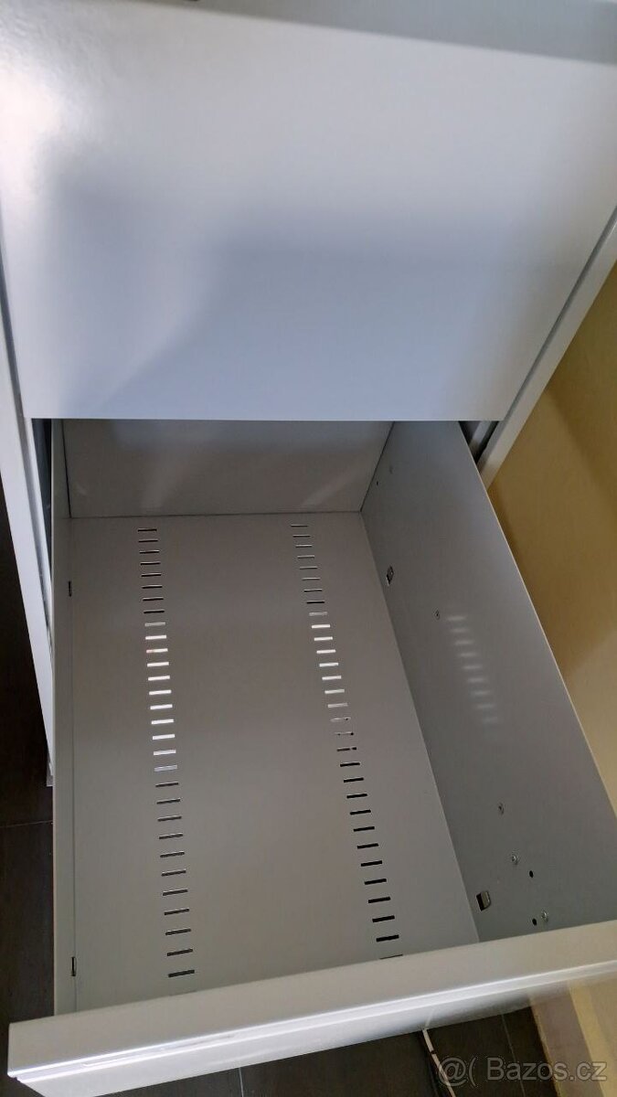 Kartotéka kovová uzamykatelná - 3