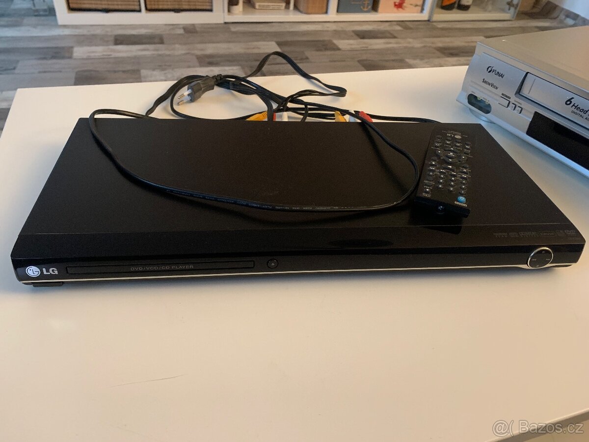 Videorekordér Funai, model 29D-864 a DVD přehrávač LG DVX 38 - 3
