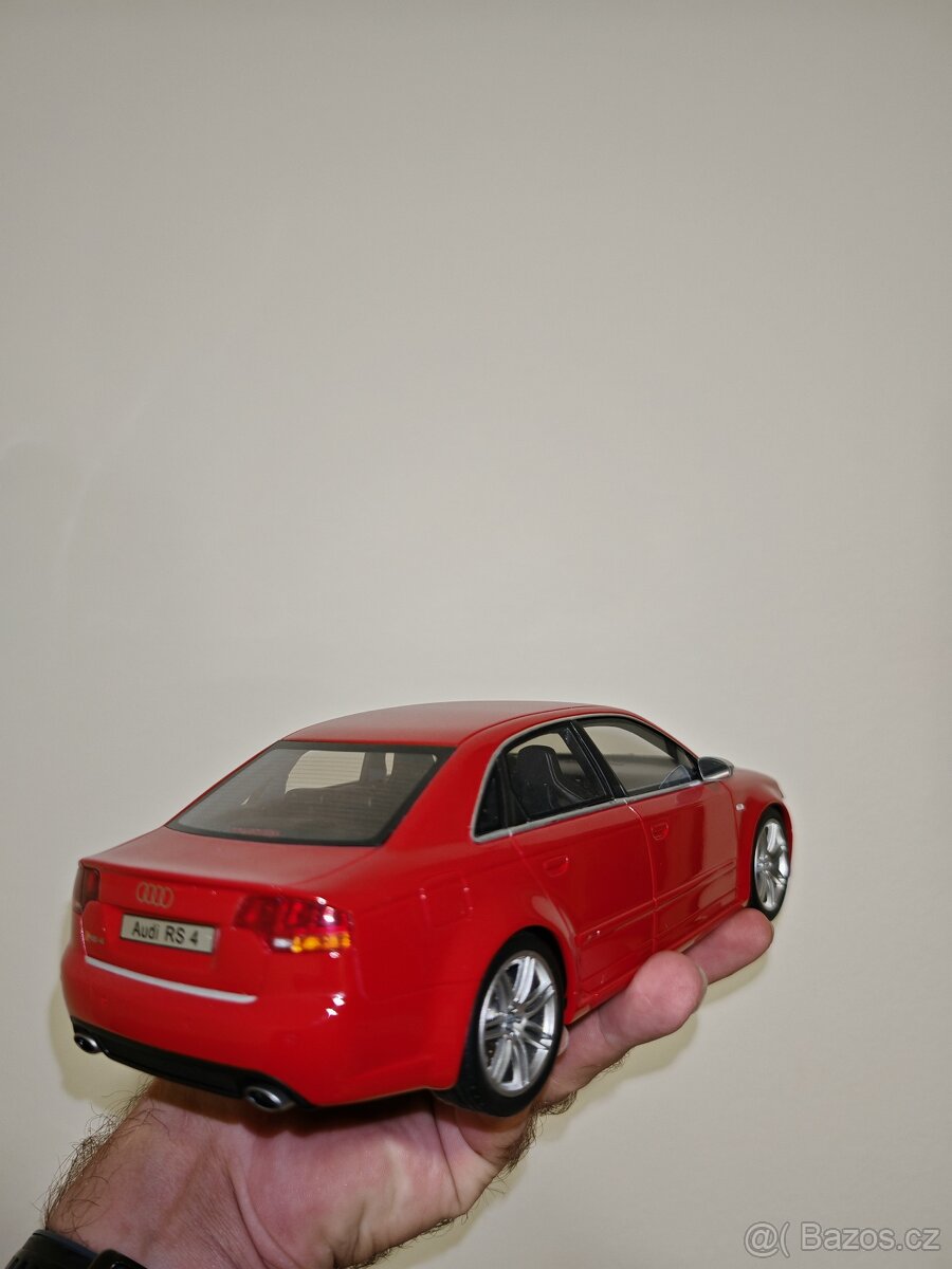 Model audi RS4 RED - 3