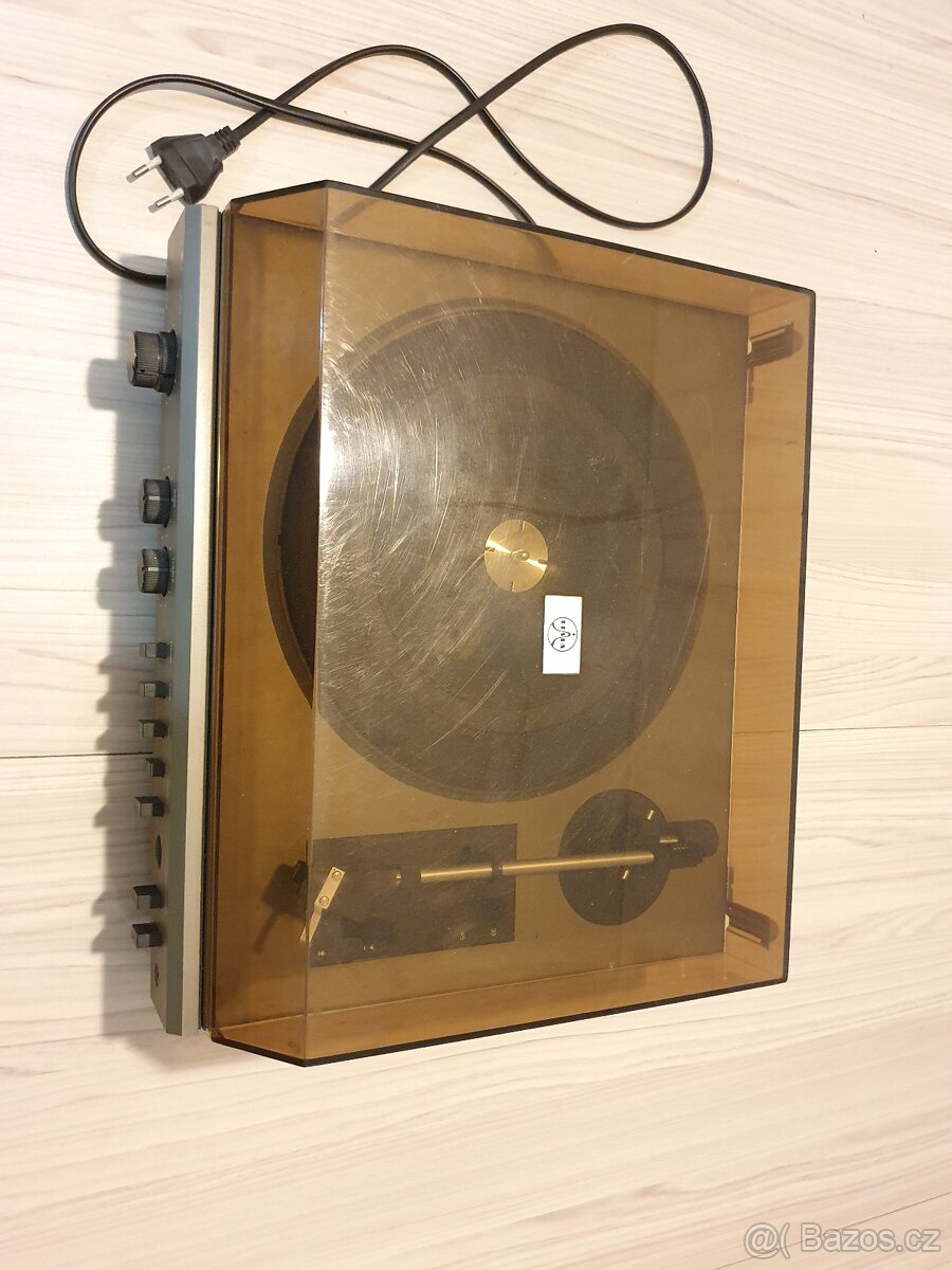 Gramofon Tesla NZC 300 - 3