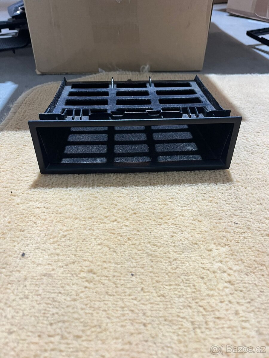 Kastlík pod radio Octavia 1 - 3