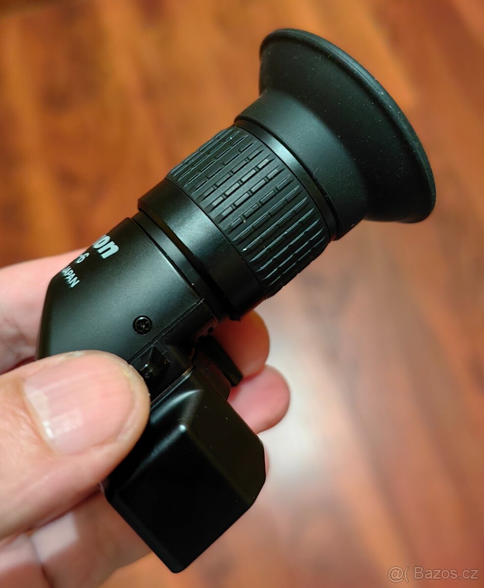 Nikon DR-6, úhlový hledáček - 3