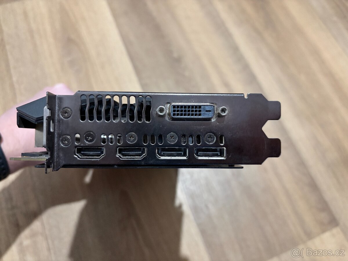 ASUS ROG STRIX GAMING GeForce GTX 1070 OC DirectCU III 8GB - 3