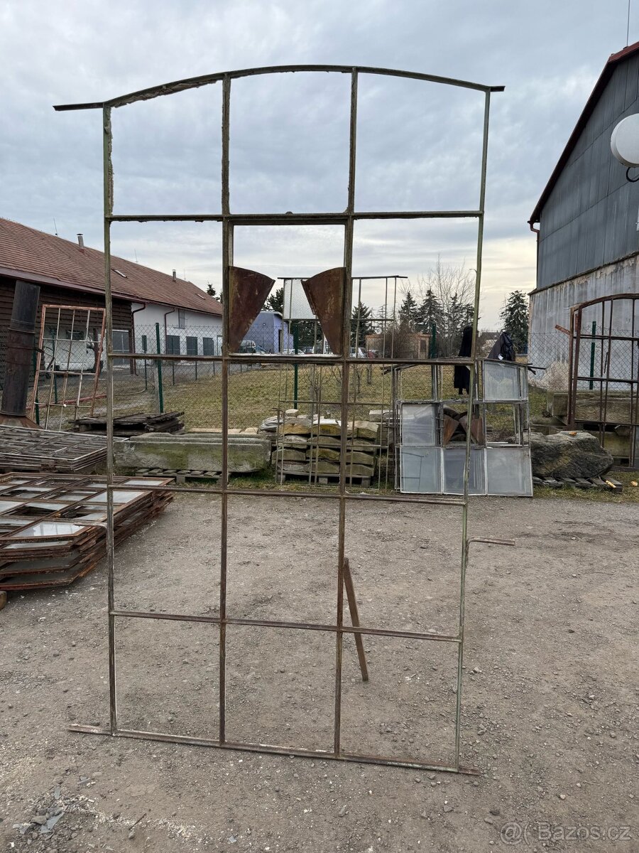 Tovární okno 56 - 3