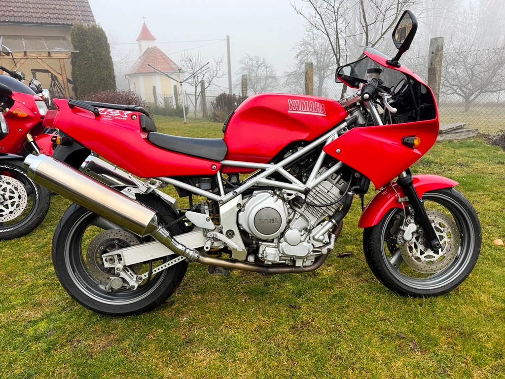 Suzuki VX, Ducati 750, Yamaha FZR, TRX - 3