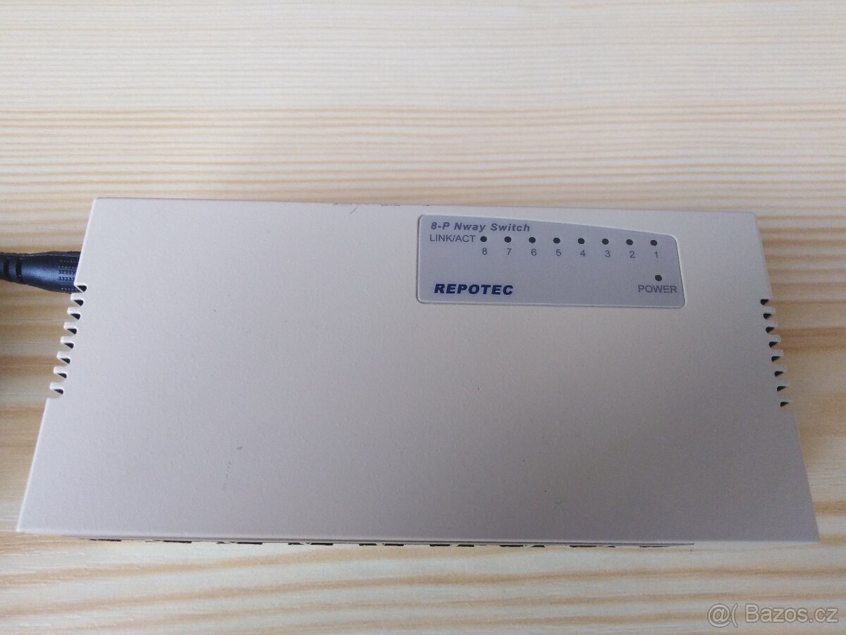 Switch Repotec RP-1708M 8-port - 3
