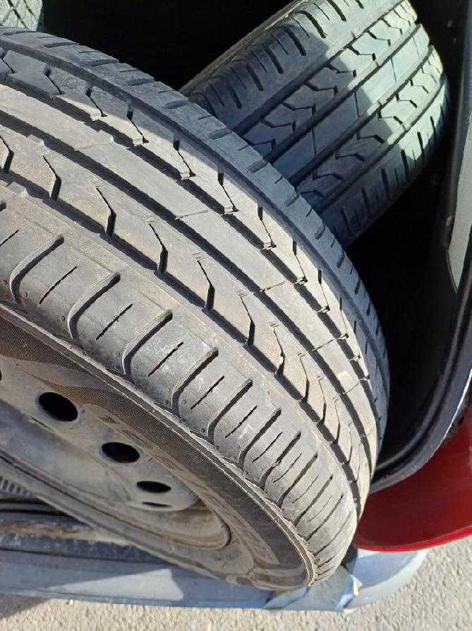 Pneumatiky i s diskem - Ford liťáky / plecháče - 3