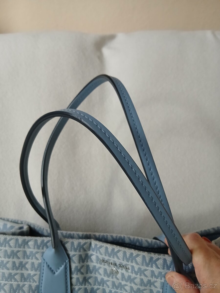 Moc pěkná modrá kabelka - 3