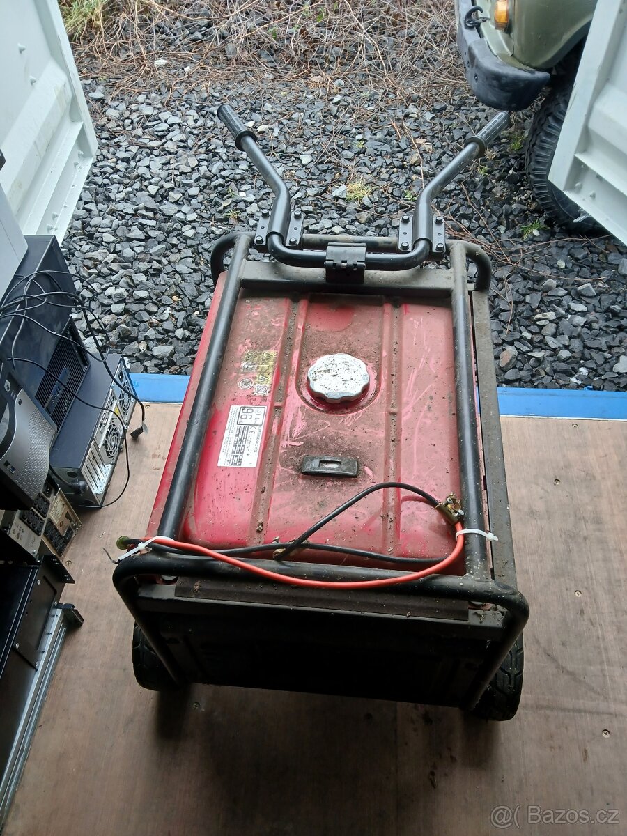 Prodám elektrocentrálu Honda EM 5500 - 3