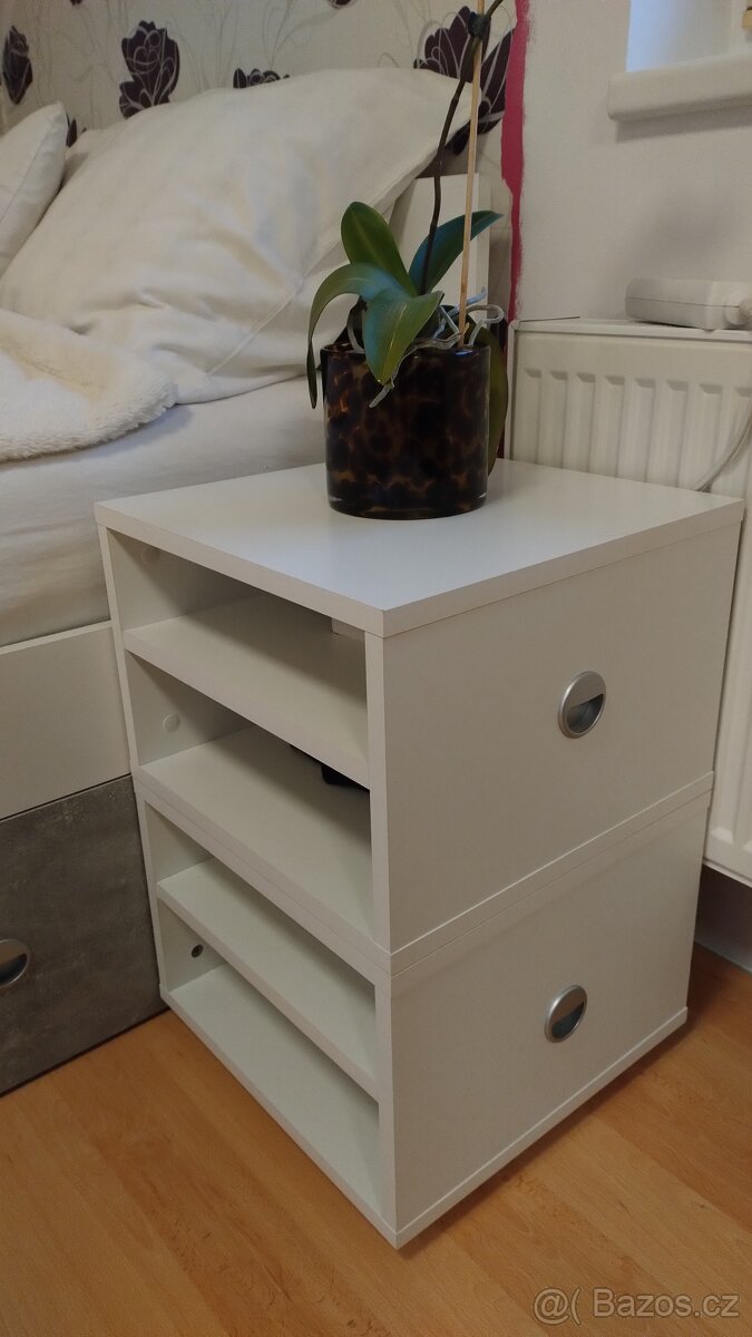 Rám postele šíře 140 cm - 3