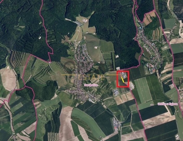 0,3 ha pozemků v k.ú. Dambořice - 3