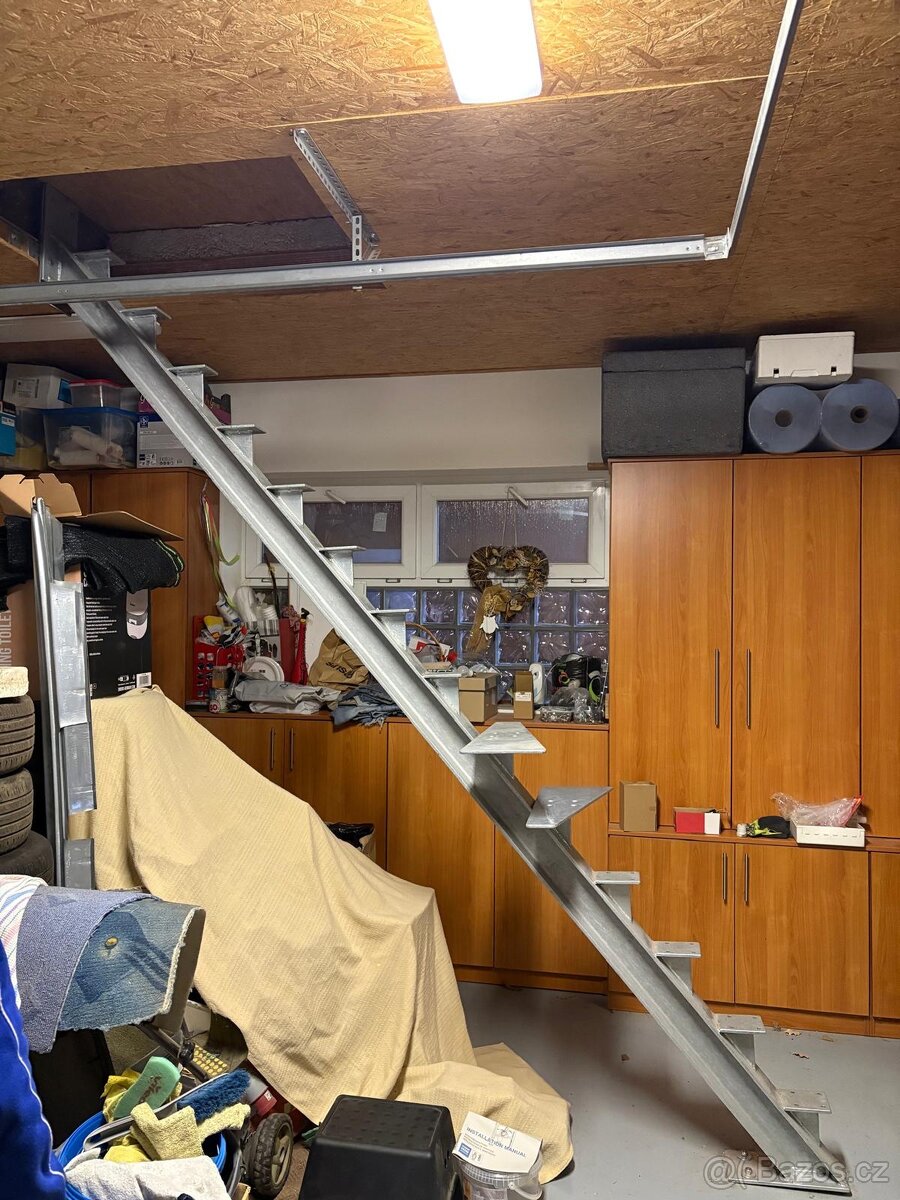 Prodám kovové schody - 3