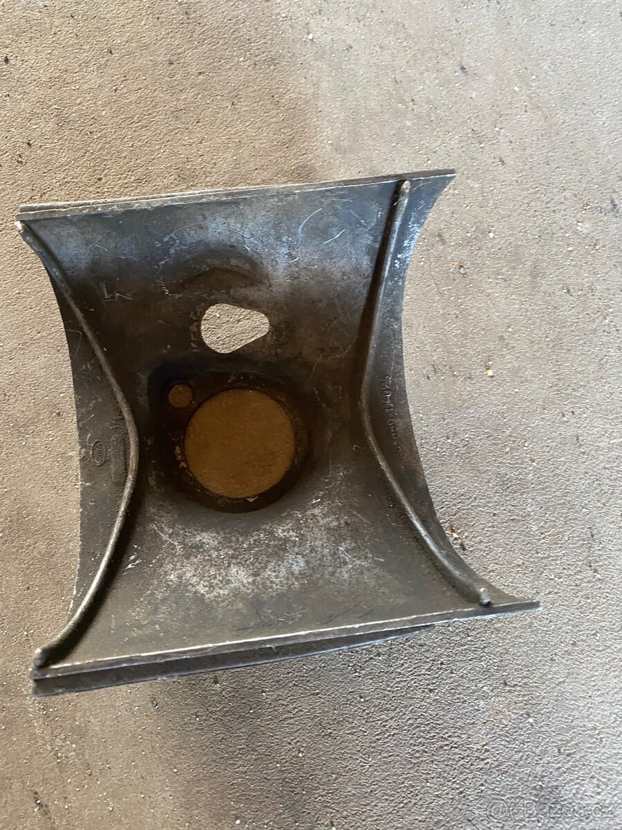 Prodam kryt karburatoru Jawa - 3