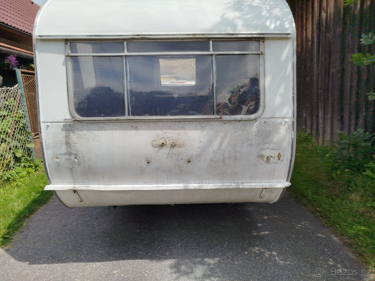 Karavan na pevné stání - 3