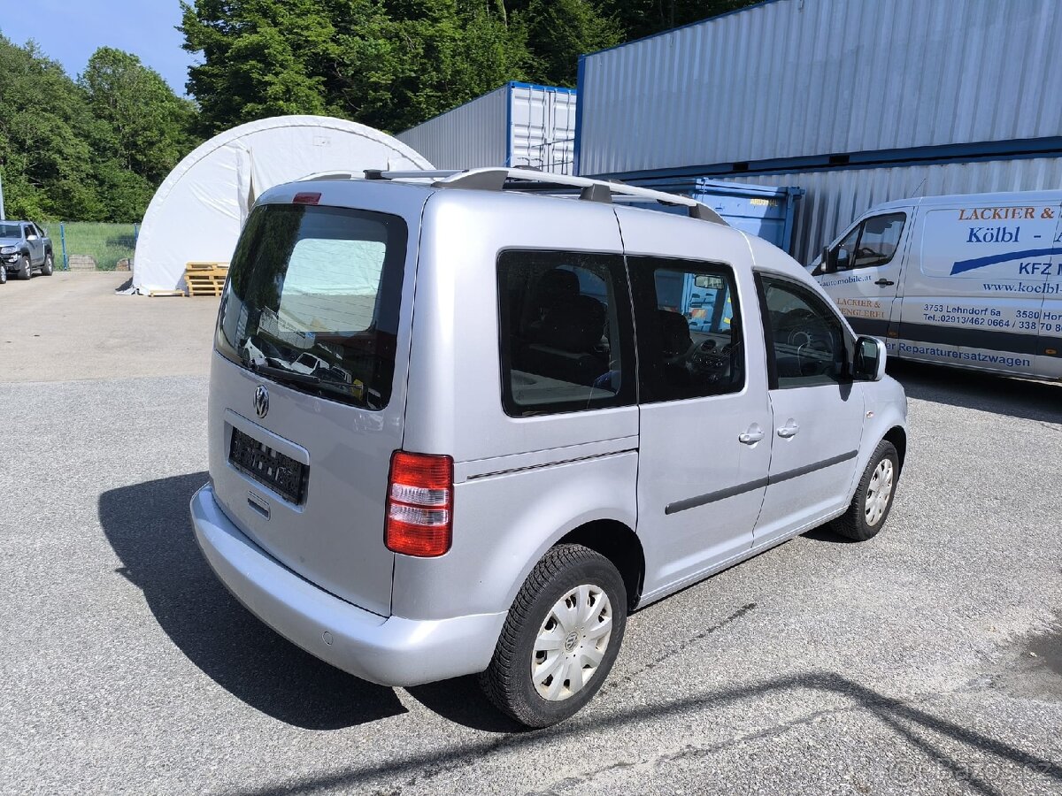 VW CADDY 1,6 TDI TOP STAV - 3