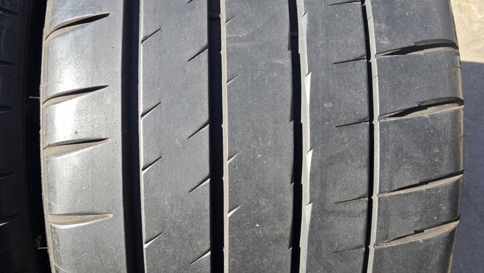 Letní pneu 255/35/19 Michelin - 3