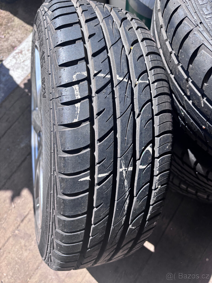 Renault Clio 4x100 - 3