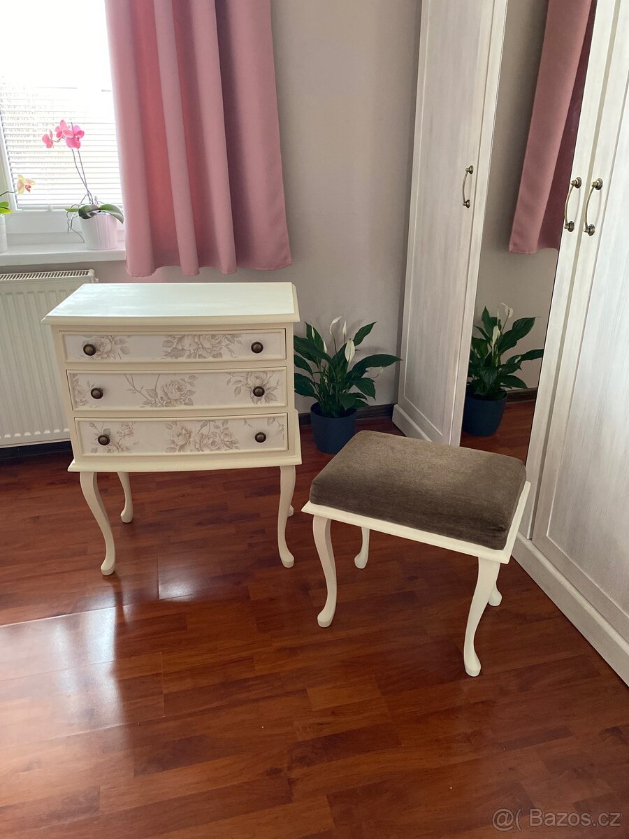 Šuplíková komoda a taburet - 3