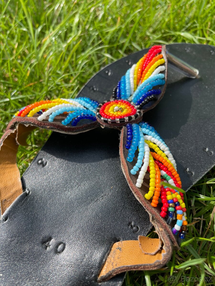 Pantofle žabky s ozdobnými barevnými korálky - 3