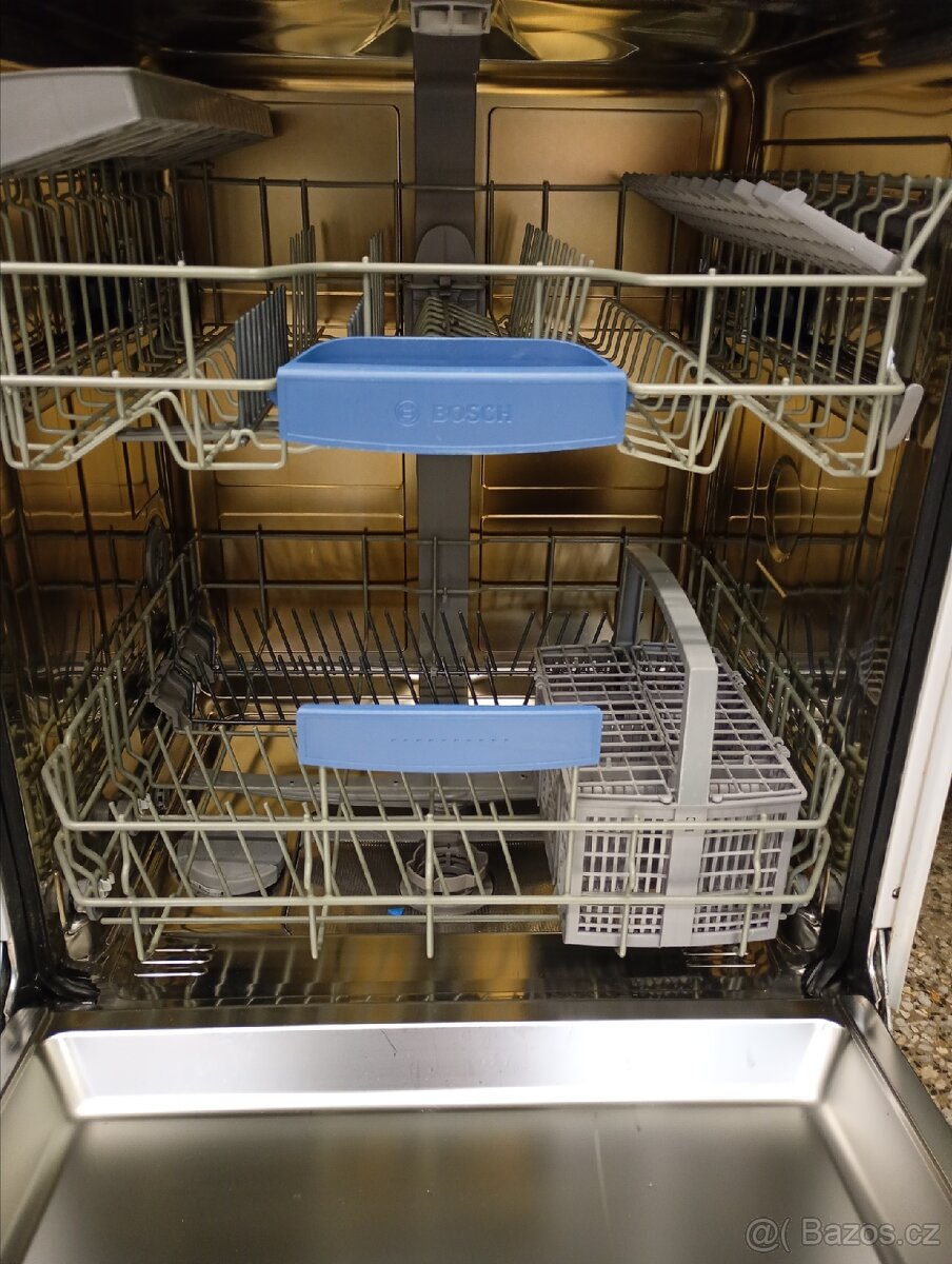 Myčka nádobí Bosch vestavná - 3