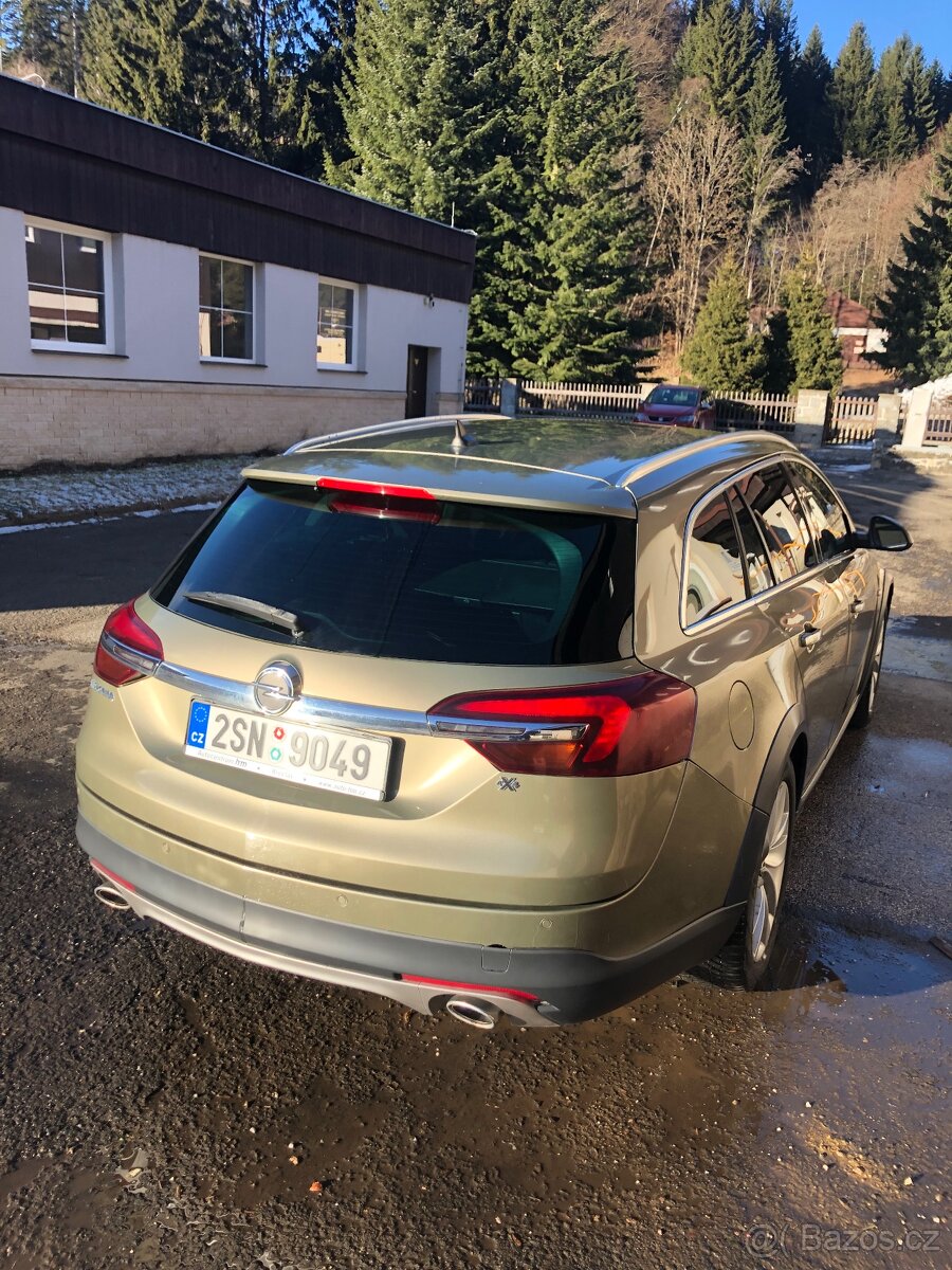 OPEL INSIGNIA COUNTRY TOURER - 3
