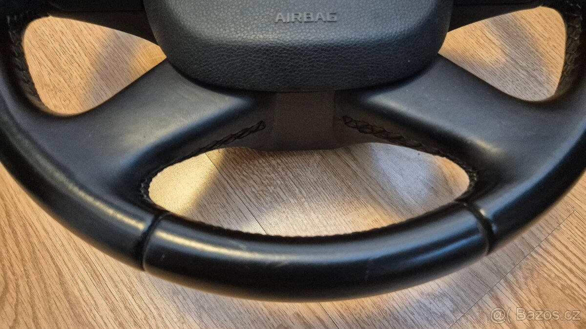 KOŽENÝ MULTIFUNKČNÍ VOLANT ŠKODA OCTAVIA 2 - 3