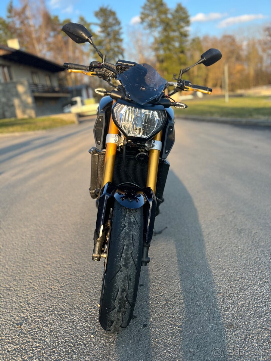 Yamaha mt09 - 3
