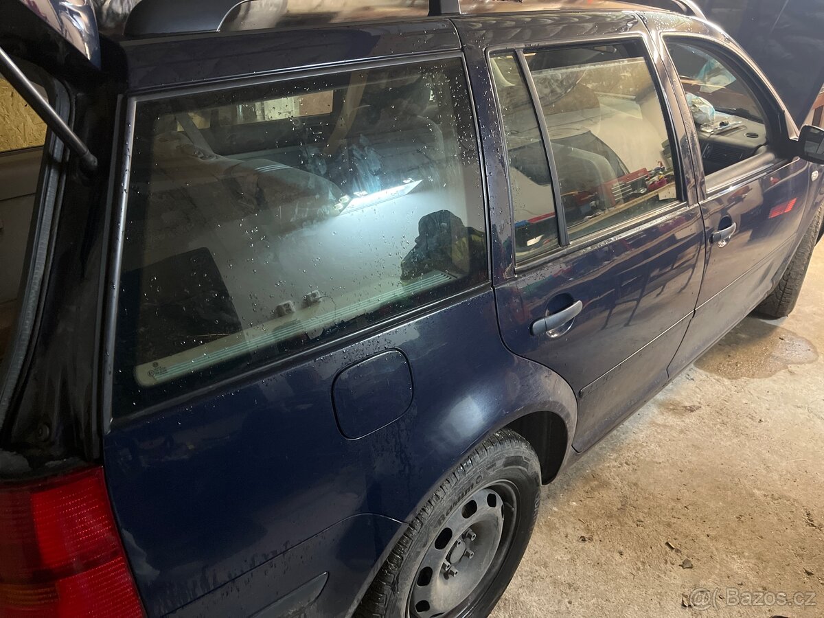 Volkswagen Golf 4 2.0 85 KW Benzinovy - 3