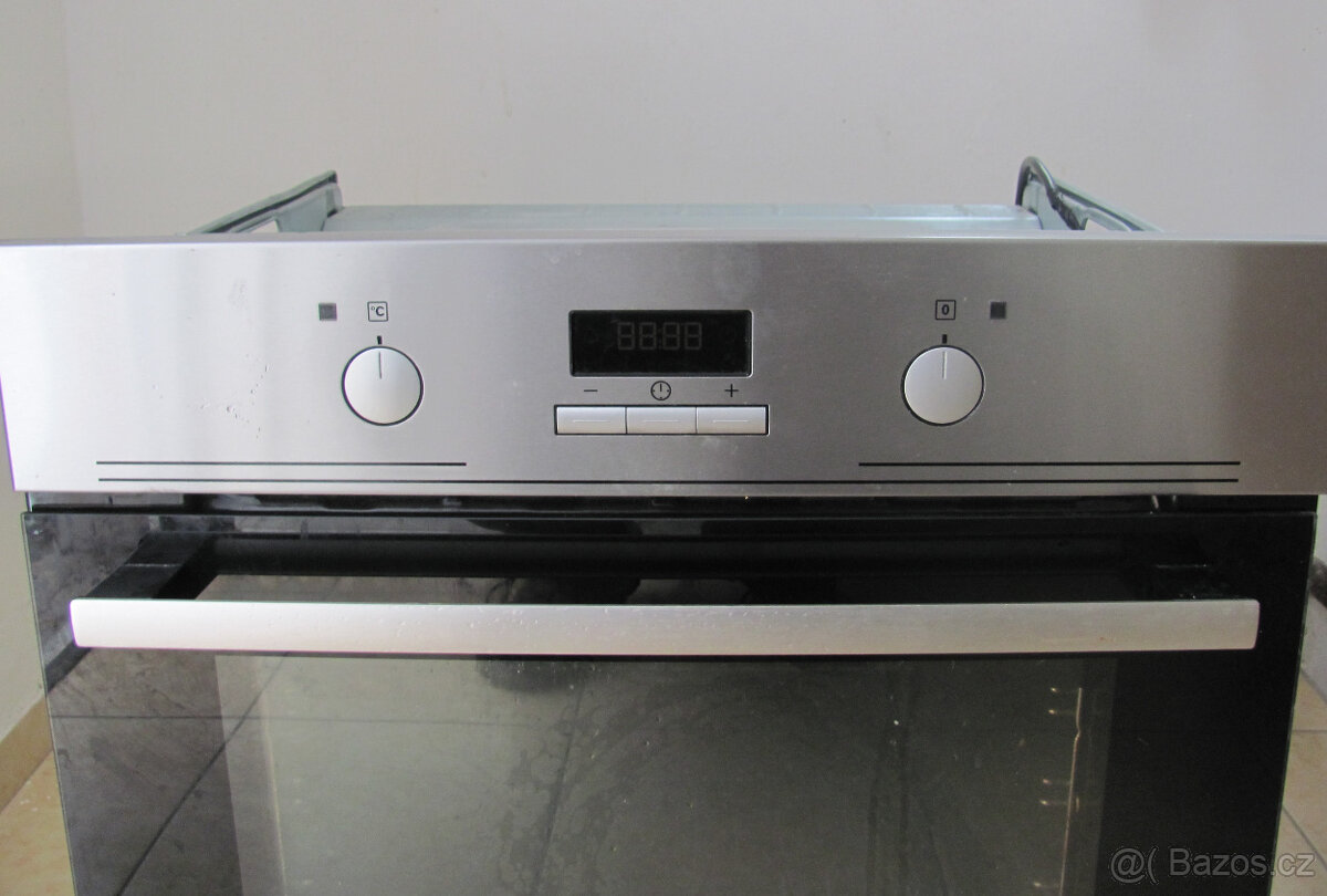 MULTIFUNKČNÍ VESTAVNÁ TROUBA ELECTROLUX - GRIL - 3