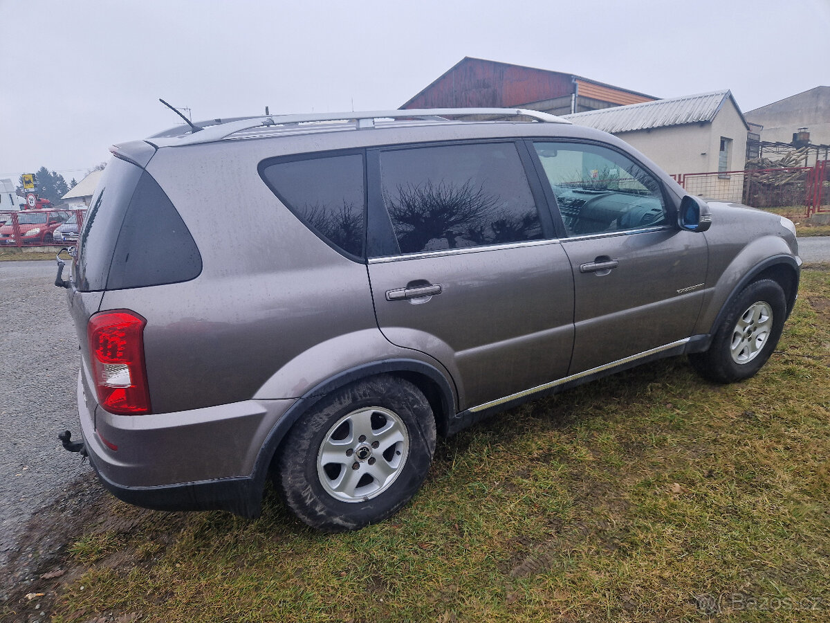 SsangYong Rexton III 2.0 XDi - 4x4 REDUKCE 7 míst - 3