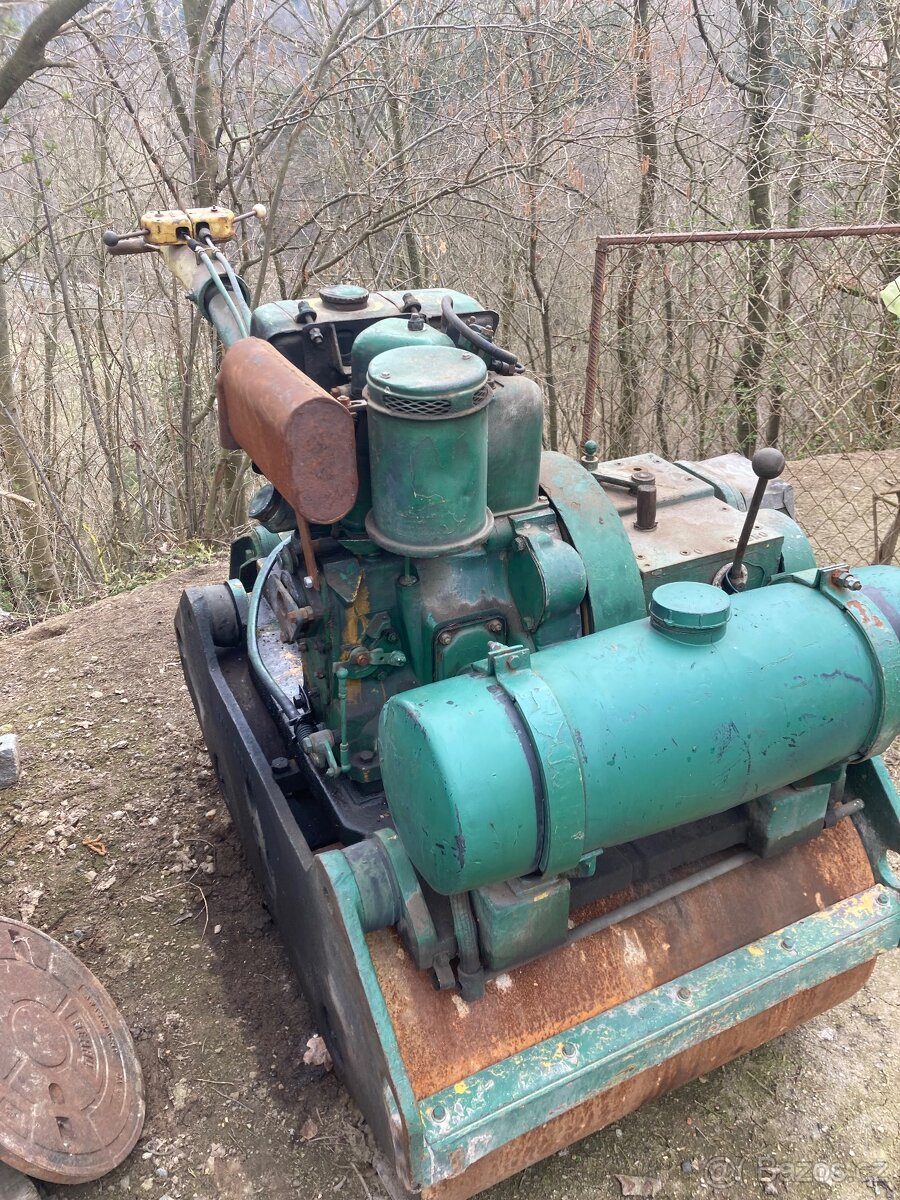 Vibrační válec Stavostroj - 3