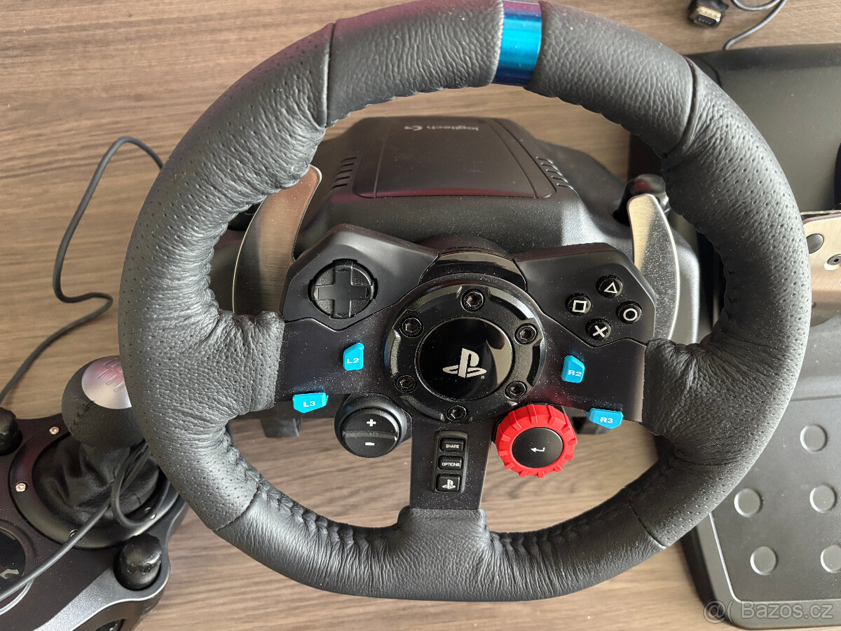 Logitech G29 + řadící páka - 3