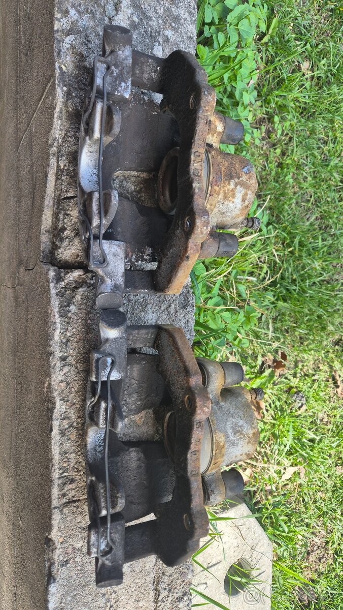 Mazda 5 cw, třmeny s držáky - 3